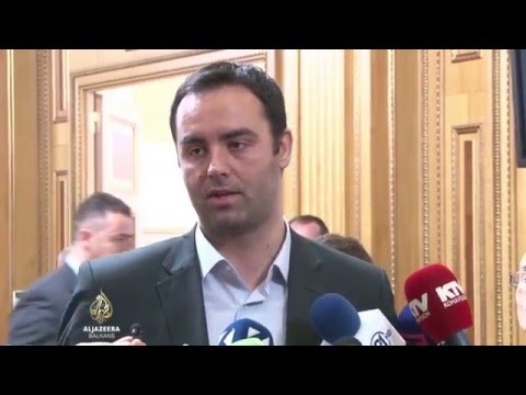 Priština: Haos u skupštini i neredi na ulicama