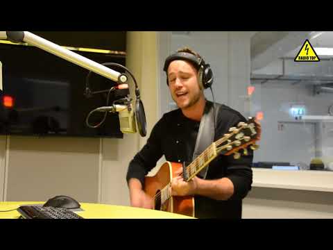 Bastian Baker - Stay acoustic version (Live @RADIO TOP)