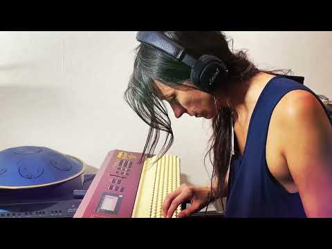 Cynthia Caubisens with Les DiffYUseurs Chapter 2