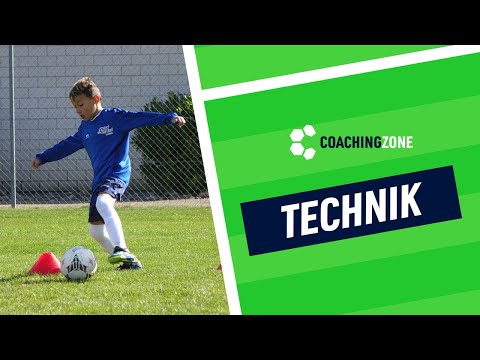 Fussballtraining: Ballmitnahme mit Gegner im Rücken kombiniert mit Tempodribbling und Finten