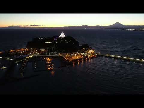 カメラを持って　～江の島・片瀬海岸～ （ドローン）