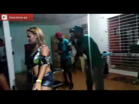 LÉO IMPLACÁVEL  NA FESTA DOS ROUBA CENA