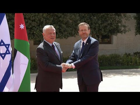 شاهد العاهل الأردني يدين العنف الذي "يدفع الإسرائيليون والفلسطينيون ثمنه"