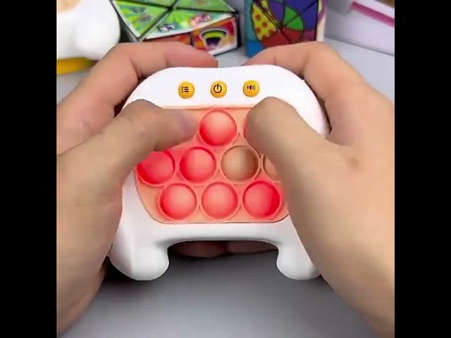 Vídeo relacionado con BDwing Push and Pop Bubble Fidget Toy, Juguete Antiestres Educativo para aliviar el estrés, Necesidades Especiales silenciosas Aula para niños (Square-Rainbow)