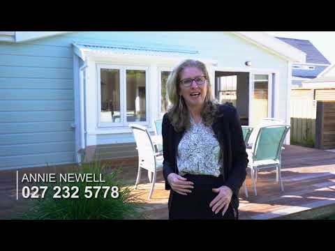 6 Monro Street, Seatoun - Wellington (Annie Newell)