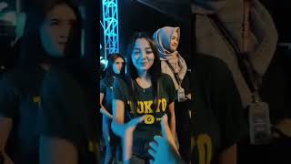 Download lagu Dj tanti mau naik panggung lurrrr...! #djtanti #keludproduction #brewogaudio #presetalightmotion mp3