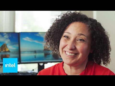 How To Improve Your Productivity With Thunderbolt™ - Clean Desk Setup! | Intel