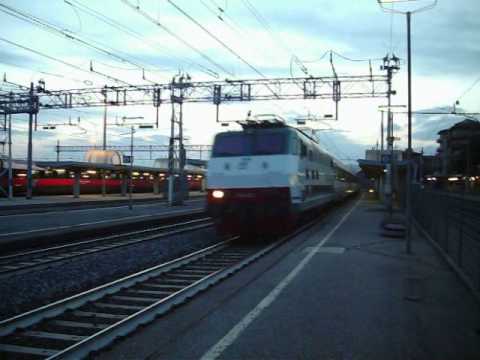 Treni in transito a Firenze Castello e Zambra(Fine Giugno 2015,prima parte)