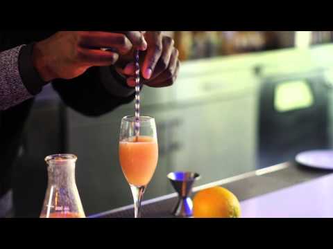 How to Make a Bellini : Mixology Tips