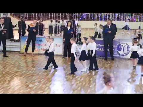 campionat de dans incepatori....codreanca moldova