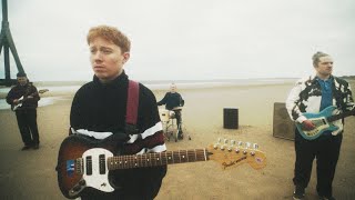 Kadr z teledysku Seaforth tekst piosenki King Krule