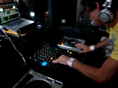 DJ Mastergroove @ Must Part 2