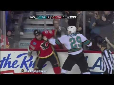Ryane Clowe vs Guillaume Desbiens