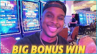 When the SLOT MACHINE finally GIVES IT UP! BIG WIN!