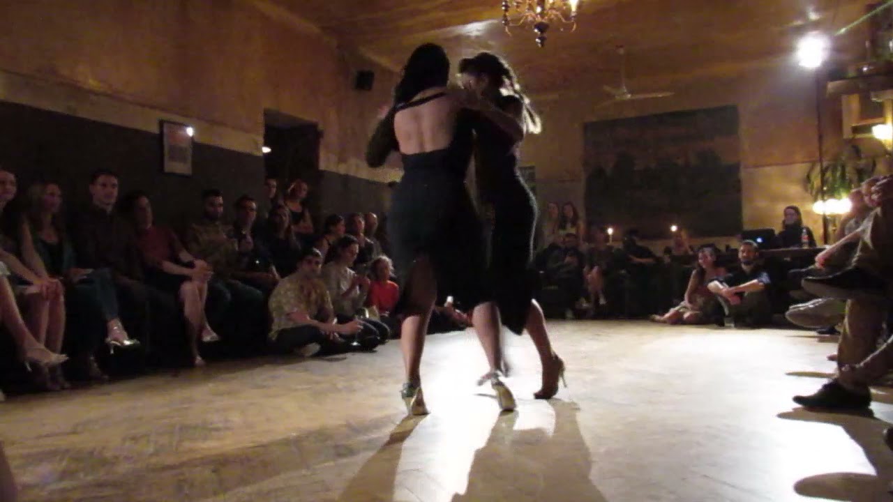 Corina Herrera y Soledad Larretapia