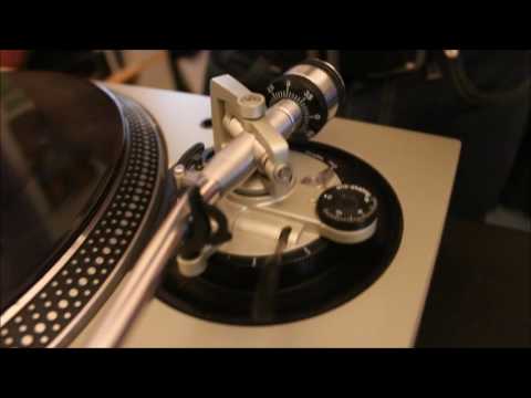 How To#01 Fingersnaps Media Arts w/DJ Lamont. Calibrating Your Turntable