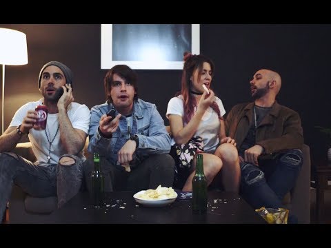 Mano Arriba - Lo que pasa en la noche (Video Oficial)