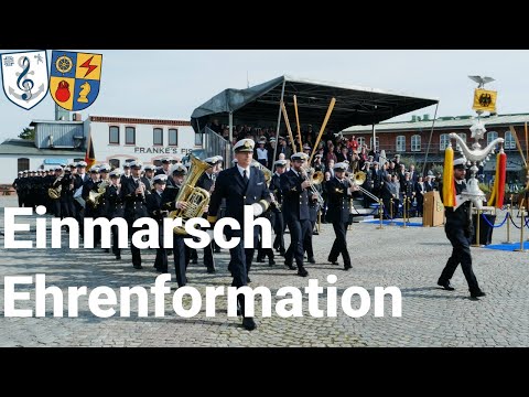Einmarsch Ehrenformation Marineoperationsschule mit Anchors Aweigh! - Gelöbnis 4.5.2023 Bremerhaven