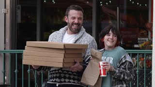 Ben Affleck's Pizza Family Day: A Fun-filled Outing with Zeraphima #benaffleck#jlo#pizza