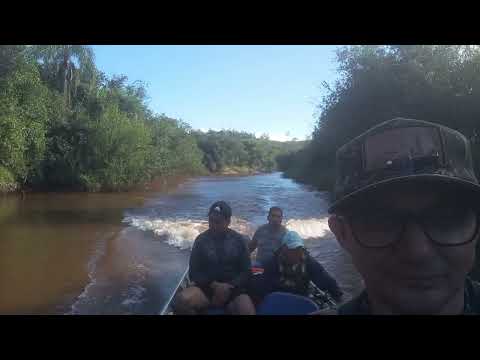 Acampando e pescando no rio Xambrê com amigos aventura selvagem 