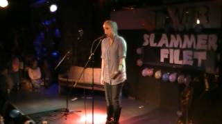 "Es geht ums Erwachsen werden" von Julia Engelmann