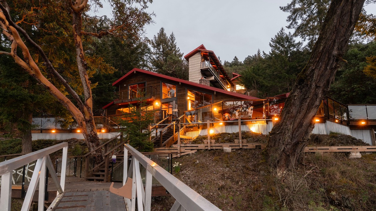 The Leblanc Piercy Group — 6966 Mark Lane