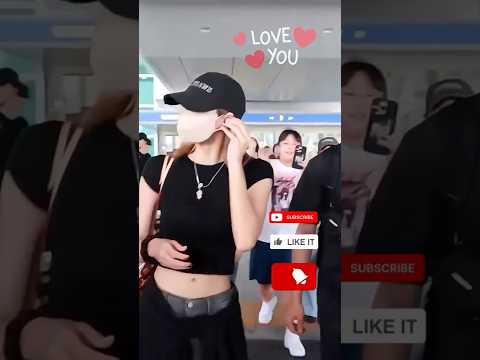 Lisa’s Sweet Interaction With a Little Girl 25.08.18 #lisa #blackpink #shorts