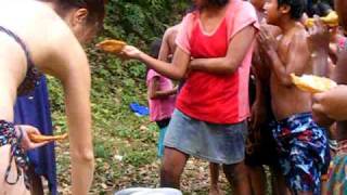 preview picture of video 'Casa Guatemala - Refrección en Río Frío'
