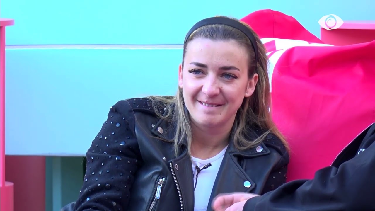 Po të të kishte thënë ty dashnore…/ Debat mes Nikol dhe Juelës