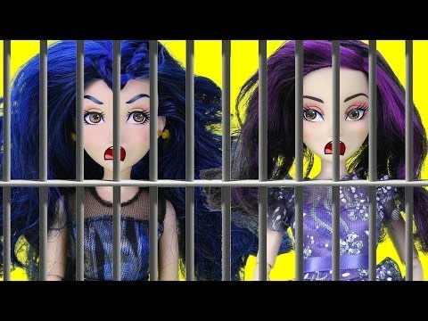 Descendants Mal and Evie Trapped by Maleficent and the Evil Queen Can Frozen Elsa and Anna Save Them