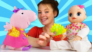 Peppa Wutz und Irene spielen Verstecken. Spielzeug Video mit Puppen.