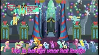 Musik-Video-Miniaturansicht zu Het Hartenfeest maakt iedereen blij [Hearth's Warming Eve Is Here Once Again (Reprise)] Songtext von My Little Pony: Friendship Is Magic (OST)