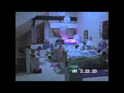 Paranormal Activity 3 (Clip 1)