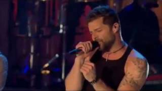 Ricky Martin Ft. Wisin &amp; Yandel - Frio (Video) (Live)