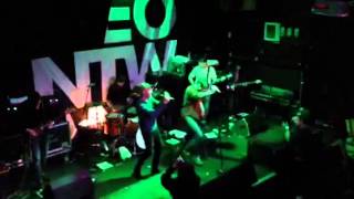 The Twang - Larry Lizard recorded at The Sugarmill, Stoke 4