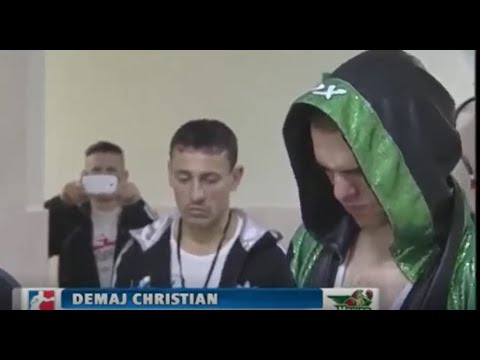 Christian Demaj Mexico Guerreros Red Gloves Vs Krzystof Kowalski Poland Hussars White Gloves 2014