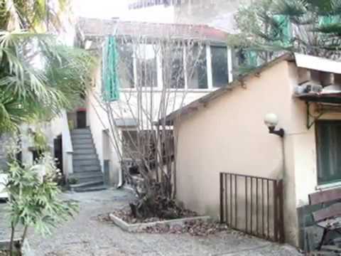 Lago Maggiore Intra CASETTA con giardino 700 mq.