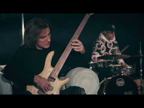 Monx - Srećan put #ZeljkoMitrovic #Monx #IsidoraMitic #WikluhSky