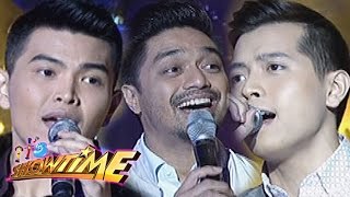 It&#39;s Showtime: Jason, Daryl, &amp; Nyoy sing Christmas love songs