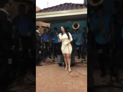 ALICIA GIL LAURITA GARZA CON LA BANDA LOS PLEBLES DE NAVOLATO