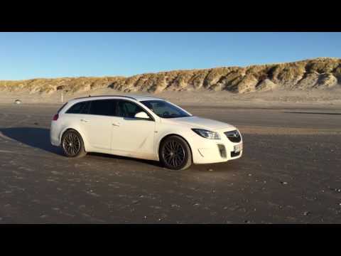 Opel Insignia OPC short drift on sand