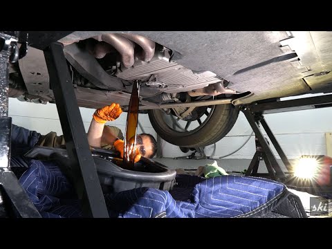 Kianski Car Stories - Episode 1 (Porsche Cayman - Oil Change & Brake Fluid Flush)