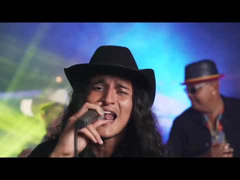 En El Bar - Toledo ft Kavvo &  RVS   Editado