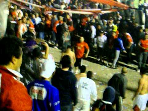 BARRAS DE INSTITUTO PELEANDOSE