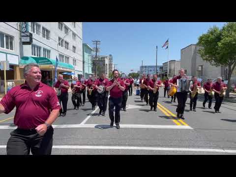 QCSB "Paddlin' Madelin' Home" - 2021 Wildwood Elks Parade