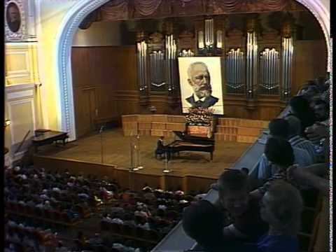 Mikhail Pletnev plays Tchaikovsky Sonata and Nutcracker - video 1978 Tchaikovsky competition