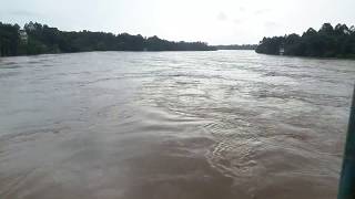 preview picture of video 'Malayaattoor Bridge heavy flow of Water and people'