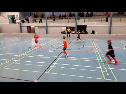 klo 15.00 O2 JKL P13 MUSTA - O2 JKL P14 Punainen