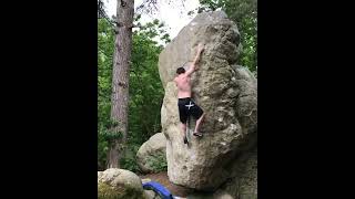 Video thumbnail of L'Étrave à Sucre, 7b+. Fontainebleau