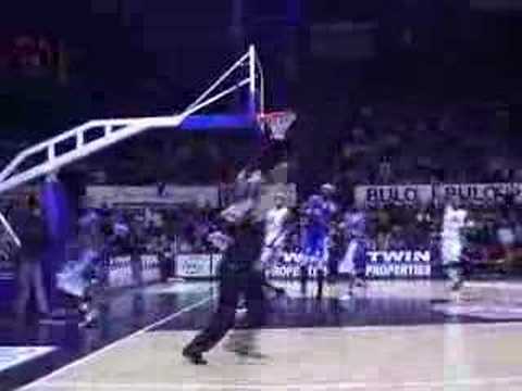 36 17-11-07 BCO-Mons - ZOEK DE LOOPFOUT VAN DUNKENDE CHRIS M